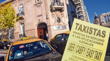 Reclamo. Los cuestionamientos contra Cabify habían partido desde las distintas agrupaciones de taxistas. Reclamo. Los cuestionamientos contra Cabify habían partido desde las distintas agrupaciones de taxistas.