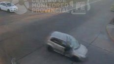 El video de un violento choque entre un auto y una bicicleta El video de un violento choque entre un auto y una bicicleta