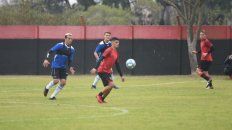 Rivero controla el medio campo en el partido principal de esta mañana Rivero controla el medio campo en el partido principal de esta mañana