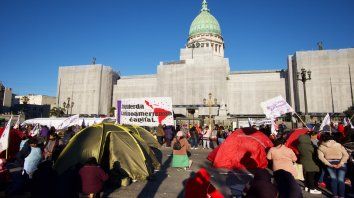 Presión. Acampe de organizaciones sociales frente al Congreso mientras se trataba la emergencia alimentaria. Presión. Acampe de organizaciones sociales frente al Congreso mientras se trataba la emergencia alimentaria.