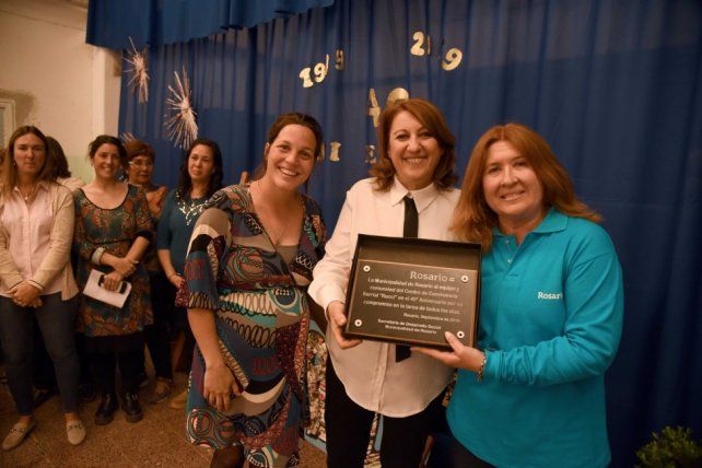 Fein participó, junto a vecinas y vecinos, de los festejos por los 40 años del CCB Rucci. 