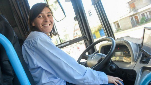 Natalia Munafo, feliz un minutos antes de pisar el acelerador. 