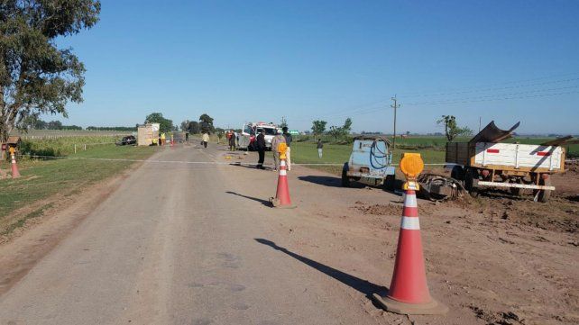 El auto el que iban las víctimas quedó a un costado de la ruta, donde se realizan trabajos.