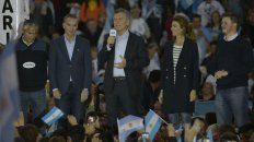 Macri fue seguido por una multitud en el Parque España. Macri fue seguido por una multitud en el Parque España.