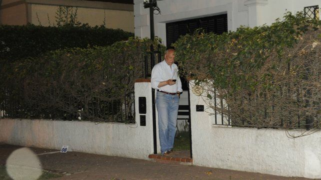 Octubre de 2013. El entonces  gobernador Bonfatti tras el ataque contra su casa