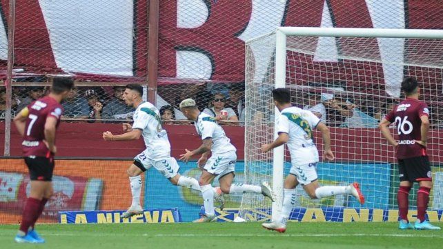 Banfield se escapa del descenso y el bicho se mancó - La Capital (Rosario)