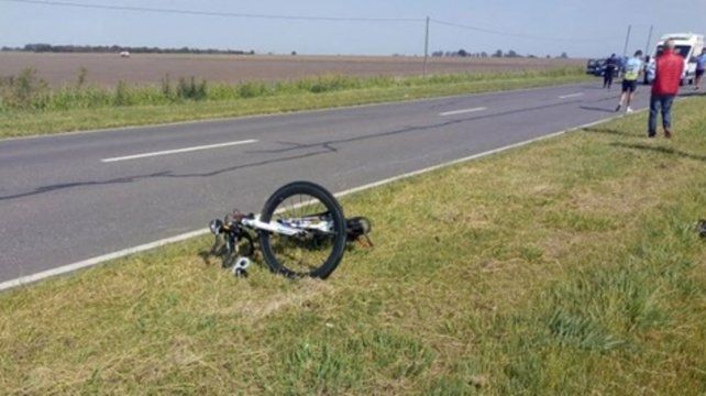 Embisten a un ciclista mientras entrenaba en Casilda y está grave - La Capital (Rosario)
