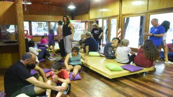 Día de juegos. Los padres adoptivos compartieron ayer experiencias en una jornada para grandes y chicos. Día de juegos. Los padres adoptivos compartieron ayer experiencias en una jornada para grandes y chicos.