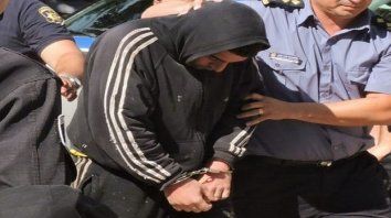 Garnero fue apresado días después en un campo de la familia, a 12 kilómetros de El Trébol. Garnero fue apresado días después en un campo de la familia, a 12 kilómetros de El Trébol.
