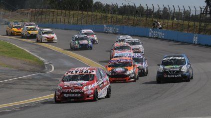 El venadense Franetovich fue el mejor zonal ayer y va por su primer título en el automovilismo, en la Clase 2. El venadense Franetovich fue el mejor zonal ayer y va por su primer título en el automovilismo, en la Clase 2.