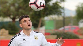 Ojos bien abiertos. Gio Lo Celso es un volante polifuncional que aporta disciplina táctica y notable panorama en ataque. Ojos bien abiertos. Gio Lo Celso es un volante polifuncional que aporta disciplina táctica y notable panorama en ataque.