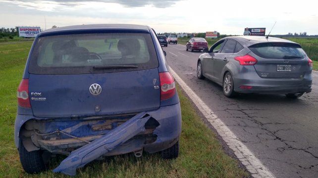 Espectacular vuelco y un choque complicaron el tránsito en la autopista ...
