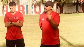 Confiado. El Tati Bustos Montoya ultima detalles para recibir a Sportivo Italiano. Confiado. El Tati Bustos Montoya ultima detalles para recibir a Sportivo Italiano.