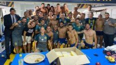 festejo intimo en el vestuario tras la victoria canalla festejo intimo en el vestuario tras la victoria canalla