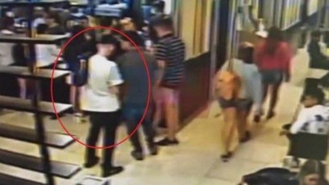 Comprometidos. Los ocho rugbiers atacaron a Fernando en grupo y por la espalda y lo patearon hasta matarlo.