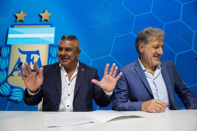 Tapia y Marchi quedaron expuestos por la determinación mayoritaria de los futbolistas.