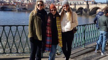 Mariana Dalpino es licenciada en Comunicación Social y estidante de Medicina, Maite Nestrojil es contadora y Clara Aguirre, abogada. Mariana Dalpino es licenciada en Comunicación Social y estidante de Medicina, Maite Nestrojil es contadora y Clara Aguirre, abogada.