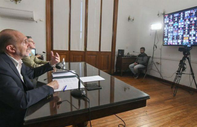 El gobernador Omar Perotti junto al ministro de Trabajo, Roberto Sukerman, brindó las precisiones.