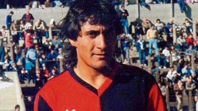 Zamora. El Negro fue uno de los pocos jugadores que debut&oacute; en Newell&rsquo;s, emigr&oacute; a River y retorn&oacute; al Parque. Con la lepra obtuvo dos t&iacute;tulos, ambos con Marcelo Bielsa, en 1990/91 y Clausura 92.