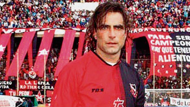 Esnaider. El atacante que tuvo un paso por el Real Madrid y otros equipos del f&uacute;tbol espa&ntilde;ol, que tambi&eacute;n milit&oacute; en la Juventus de Italia, fue una decepci&oacute;n cuando se puso la camiseta rojinegra.