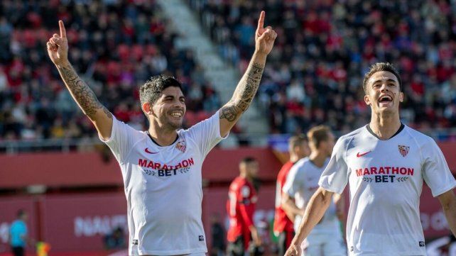 Banega con la camiseta de Sevilla, actual club en la liga espa&ntilde;ola.  