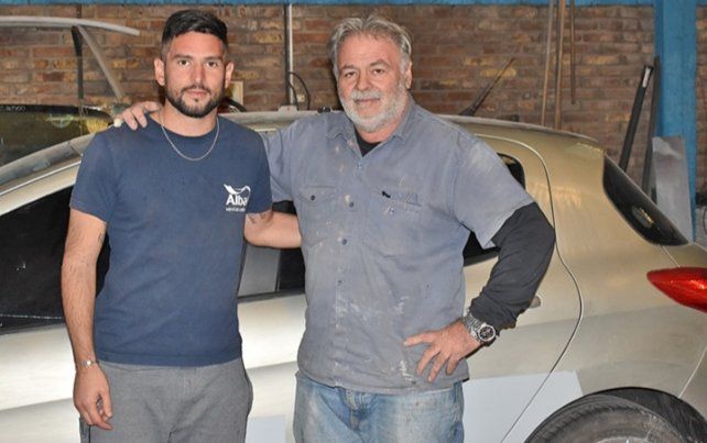 Dos profesiones: Arquero y mecánico junto a Miguel (padre).