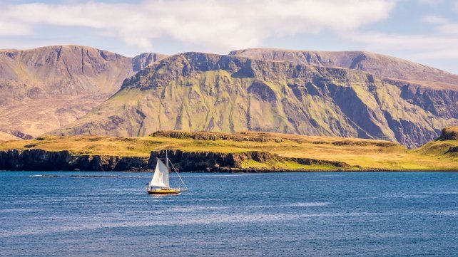 Isla de Rum: un paraíso escocés ofrece trabajo y alquiler barato ...