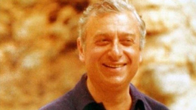 Escritor. Langsner ten&iacute;a 93 a&ntilde;os. 