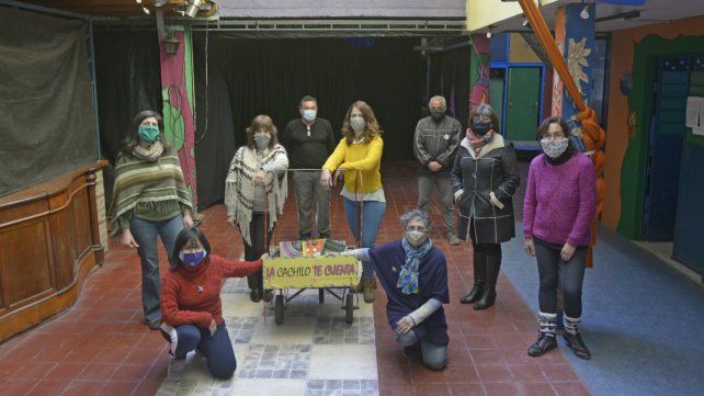 Parte del equipo de trabajo de la Biblioteca Cachilo recordaron historias de la entidad.