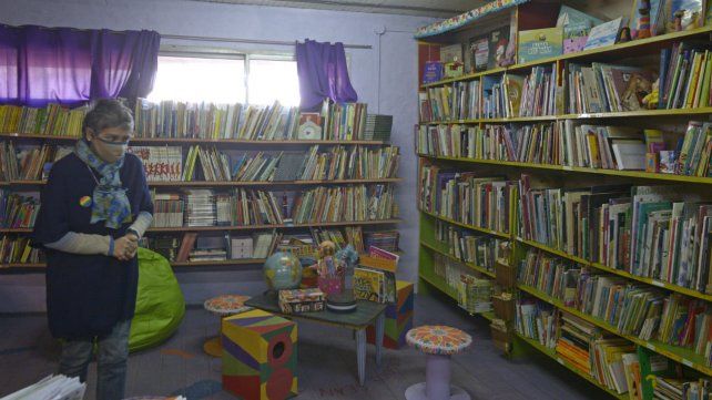 La biblioteca se encuentra vacía de actividades por la pandemia.
