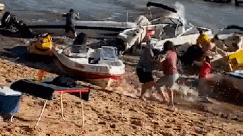 Una ola gigante generó un impresionante choque en cadena de lanchas en el Paraná