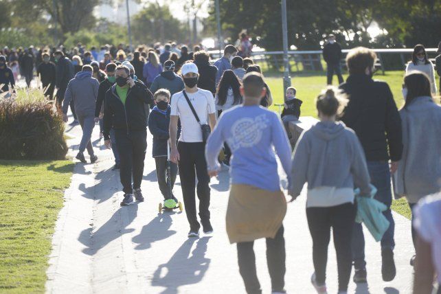 No va mas. Los especialistas recomiendan restringir la circulación de gente.
