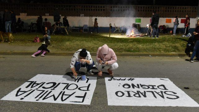 En Rosario se montó una protesta frente a la <a href=