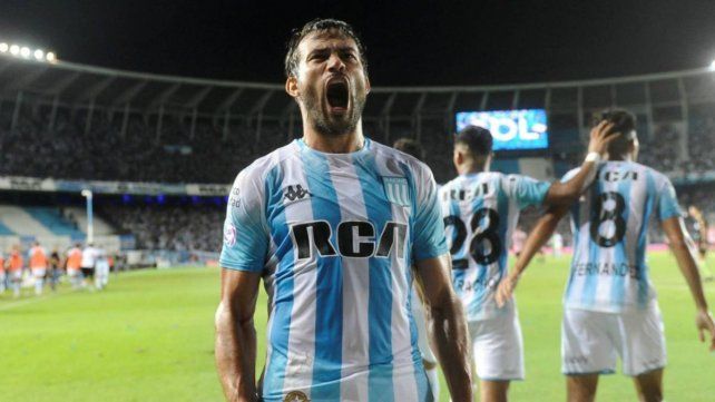 Cvitanich no traerá sus goles a Central, al menos por ahora.