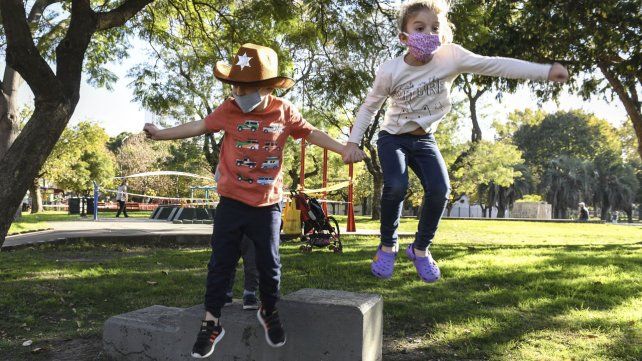 Para el pedagogo Carlos Skliar se impone sobre las infancias las exigencias cada vez m&aacute;s tempranas de rendimiento y de no perder el tiempo en cosas in&uacute;tiles.