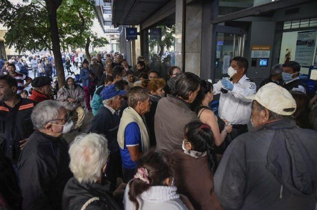 El gobierno dará un nuevo aumento a los jubilados por decreto