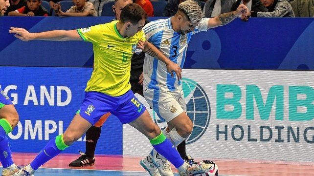 Argentina cayó ante Brasil en la final del Mundial de futsal.