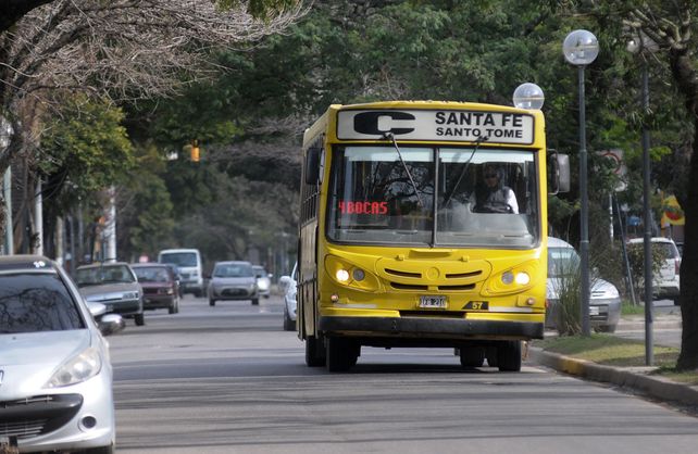 Con el sueldo de abril completo, los choferes retoman el servicio de la Línea C