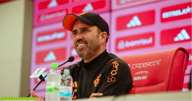 El Chacho Coudet durante la conferencia de prensa tras el empate de su equipo.