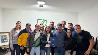 En el Belgrano Foot-ball Club de Venado Tuerto, la senadora entregó el certificado se subsistencia de personería jurídica.