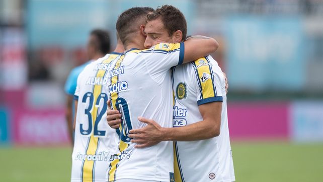 Abrazo repetido. La imagen de Ruben abrazándose con Vecchio se volvió una constante.