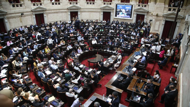 El recinto de sesiones. Los diputados nacionales llevan más de 18 horas de debate. El recinto de sesiones. Los diputados nacionales llevan más de 18 horas de debate.