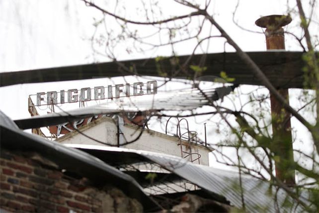 Generó conmoción una fuerte explosión en la planta del frigorífico Recreo