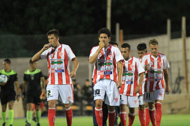 Buen momento. Albornoz (a la izquierda) indicó que las victorias le dieron al equipo un envión anímico.