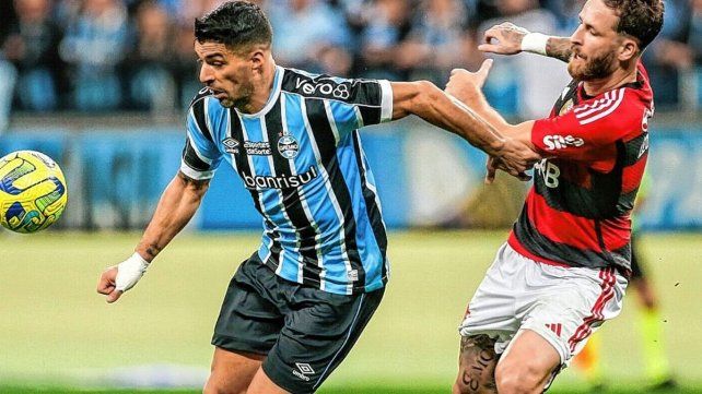 Flamengo le ganó como visitante a Gremio en la semifinal de ida por la Copa de Brasil.