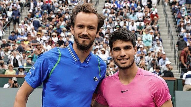 Alcaraz y Medvedev se verán las caras en la final del Masters 1000 de Indian Wells. Alcaraz y Medvedev se verán las caras en la final del Masters 1000 de Indian Wells.