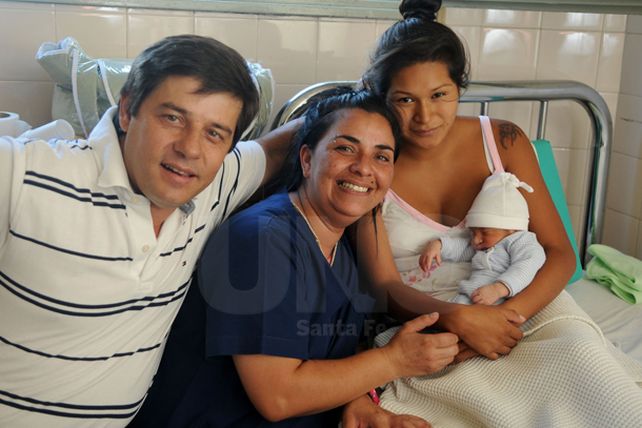 La historia del bebé que nació en un colectivo de la línea 13