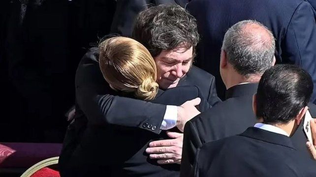 Javier Milei almorzó con Giorgia Meloni tras el funeral del Papa Francisco