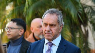 Scioli defendió a Adorni en Rosario y dijo que la economía funciona cada vez mejor