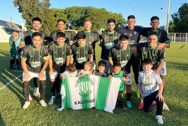 Sanjustino aseguró la primera posición de su zona al golear a Alumni de Paiva en el Coloso.